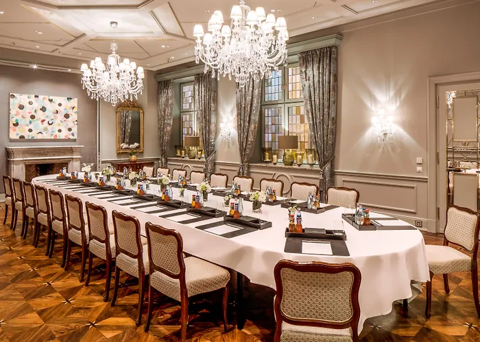 Fairmont Vier Jahreszeiten Hotel 5*