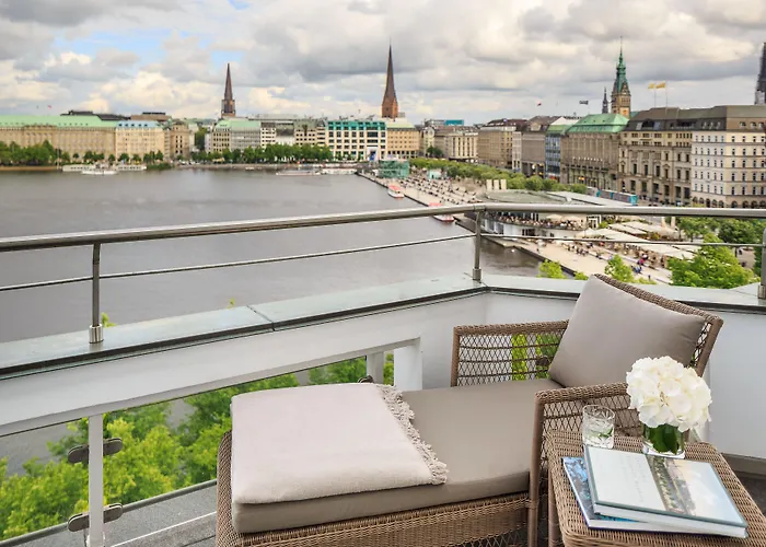 Fairmont Vier Jahreszeiten Hotel