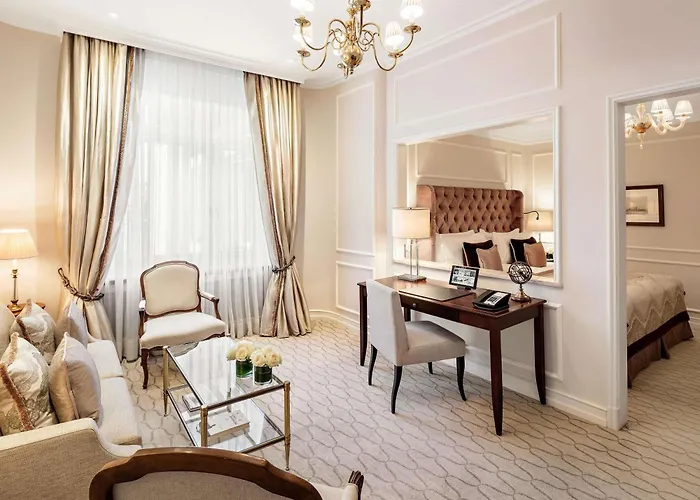 Fairmont Vier Jahreszeiten Hotel 5*