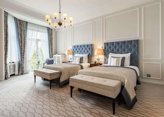 Fairmont Vier Jahreszeiten Hotel 5*